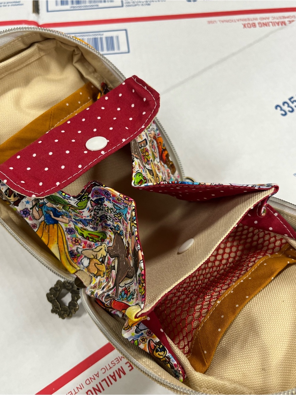 Disney Snow White Inspired Pouch - Picture 9 of 12